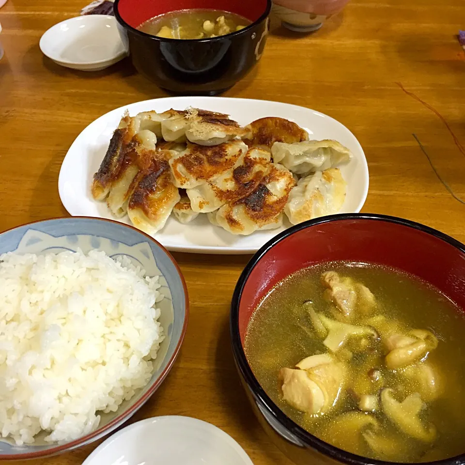 Snapdishの料理写真:セミ餃子とカレースープ(^O^)／|すかラインさん