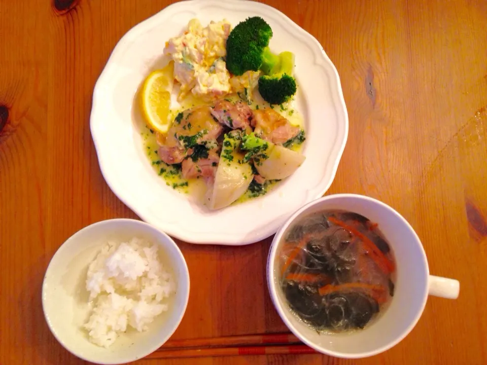 晩ごはん
鶏モモ肉とカブのレモンバターソース
春雨スープ|ポペさん