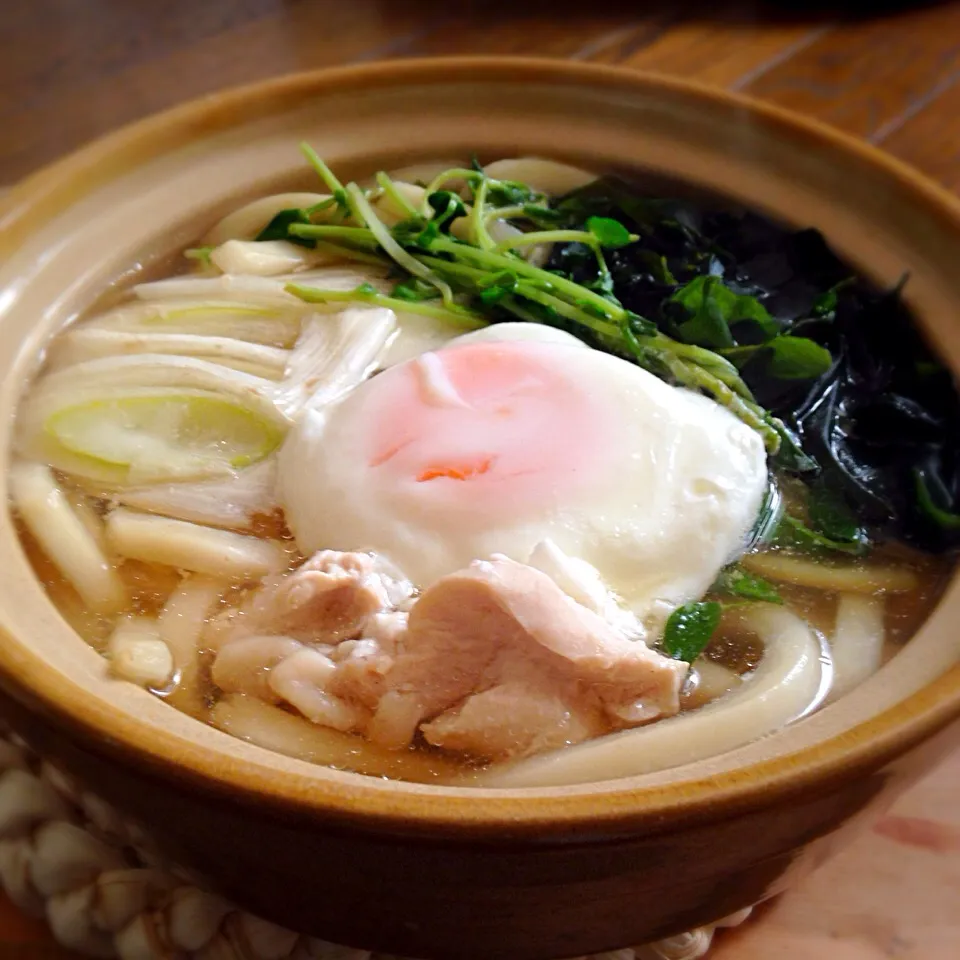 単身赴任の昼ごはん 鍋焼きうどん|ぽんたさん