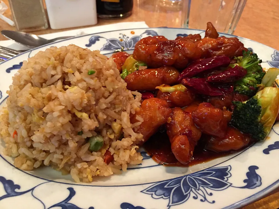 Snapdishの料理写真:General Tsao's chicken|TRANnosaurusさん