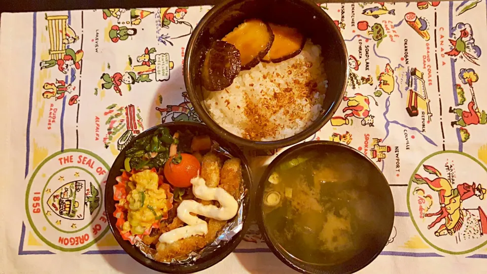 お弁当。白身フライとねぎ卵焼とほうれん草ベーコンバター炒めと椎茸甘辛煮とお味噌汁。１週間おつかれさまでしたぁー！|エリカさん