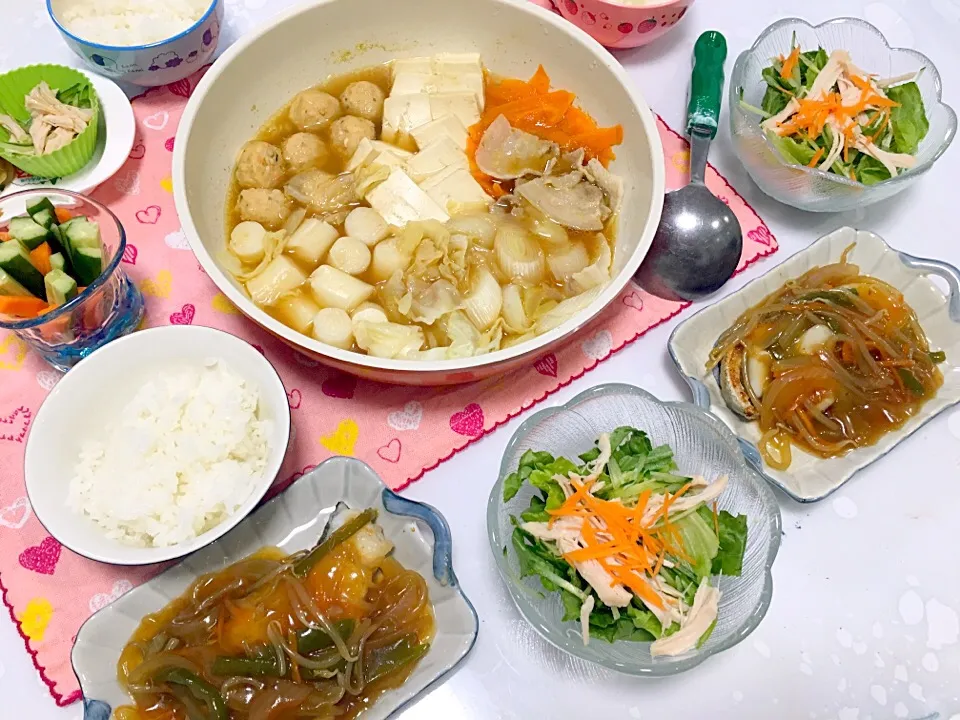 Snapdishの料理写真:冷蔵庫の半端野菜で鍋、鱈のあんかけ、蒸し鶏サラダ。|aiさん