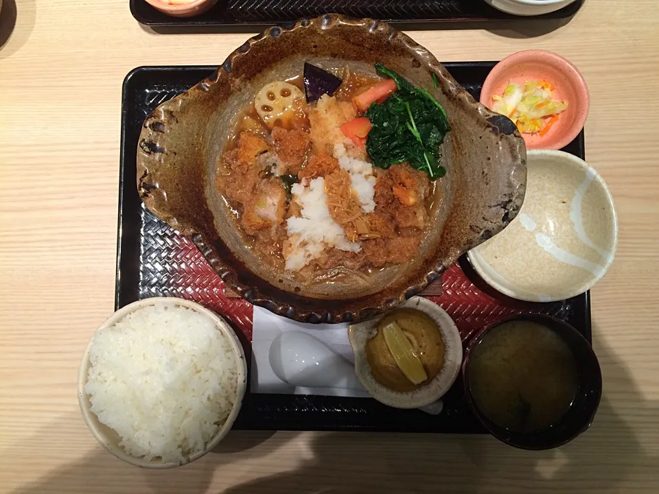 大戸屋 チキンかあさん煮定食|ばーさんさん