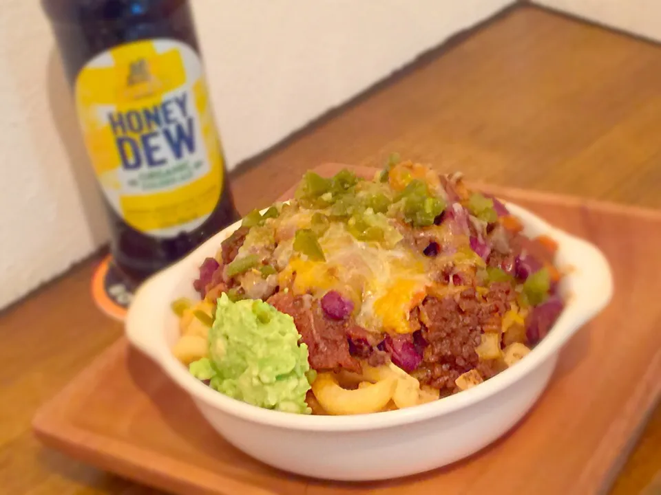 Slow cooked Chili, Cheese fries w/ Jalapeño & fresh Avocado|Samuel Naylorさん