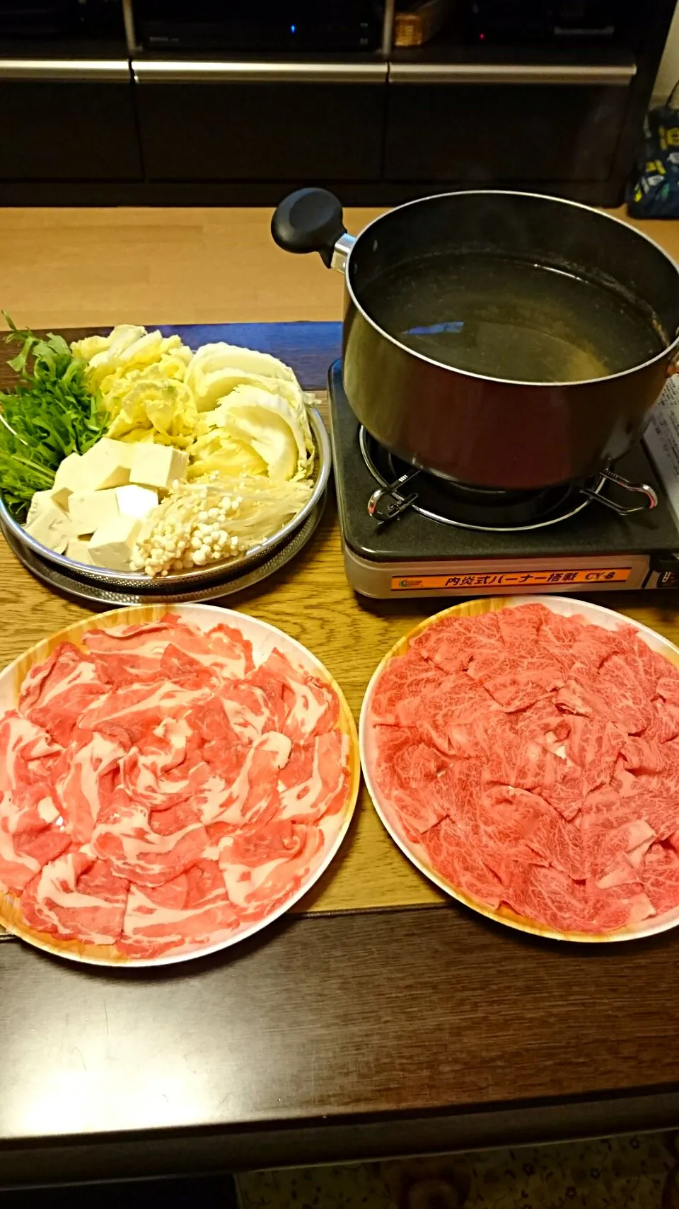 鹿児島黒毛和牛🐮と鹿児島黒豚🐷の相乗りしゃぶしゃぶ🍲|ニコさん