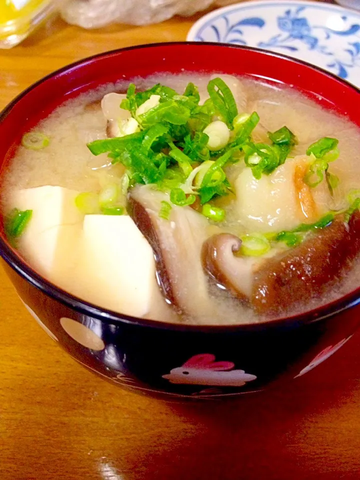 具だくさん味噌汁🍲豆腐＆麩、椎茸入りで旨味UP|まいりさん