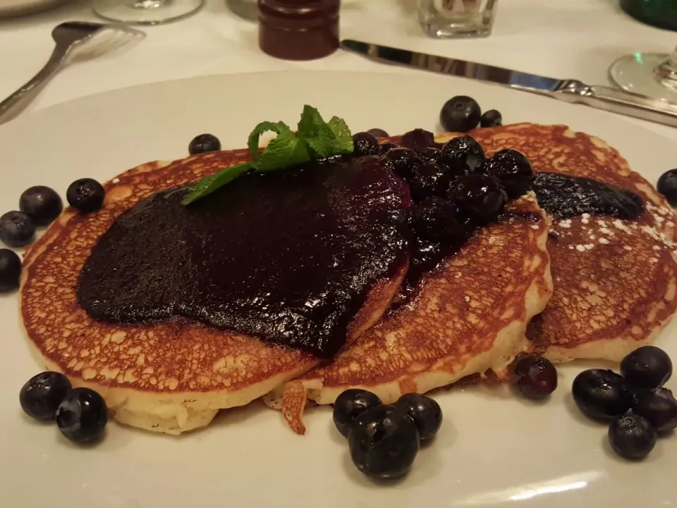 Blueberry Pancake|Christian J. Torres Cañarteさん