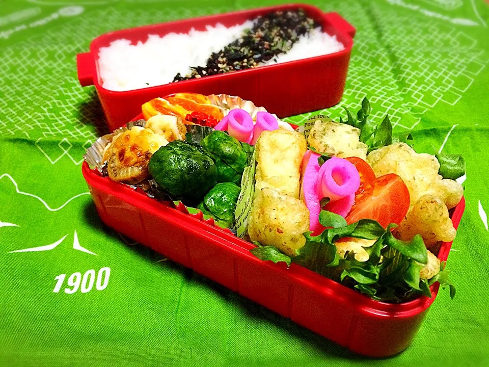 中2男子弁当〜👱🏼⚽️
ちぃチャンの芽キャベツのバター炒め♡
マダムとんちんサンのささみの天ぷら♡|sally.127さん