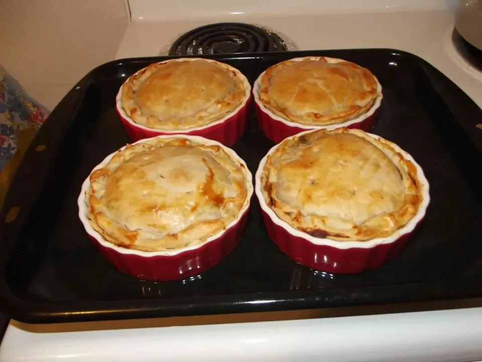 Homemade Chicken Pot Pies|Josie Weirさん