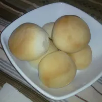 Snapdishの料理写真:Homemade Dinner Rolls|Josie Weirさん