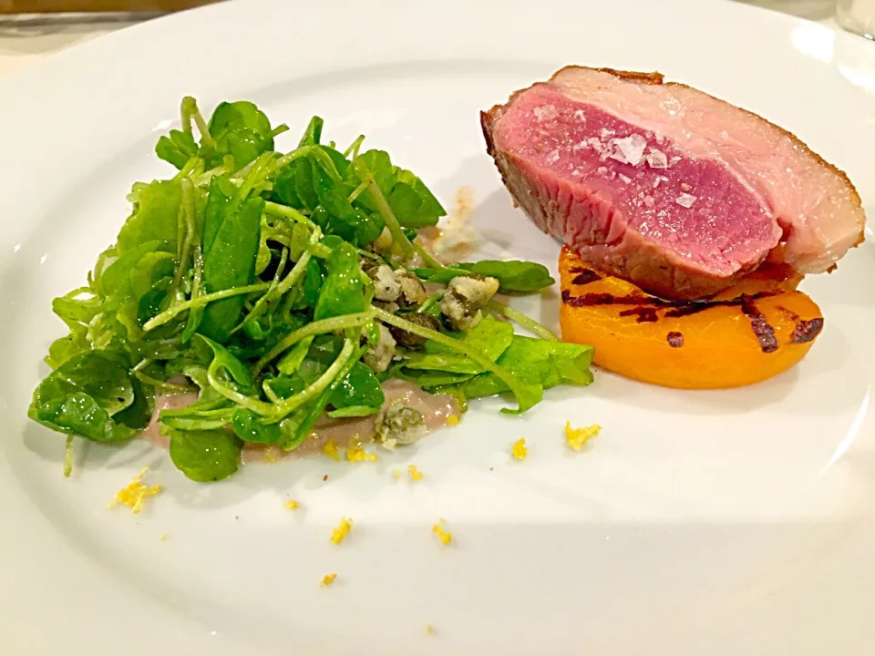 Lamb fillet w anchovies cream, fried cappers, grilled peach|Roberta Miloneさん