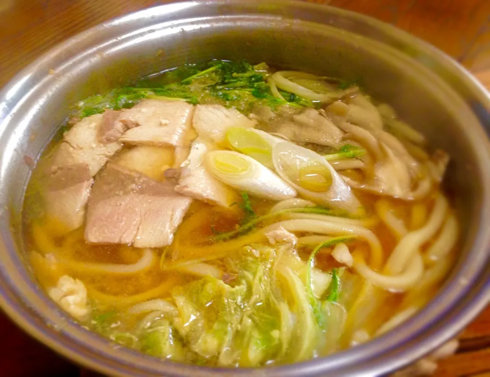 単身赴任の昼ごはん  鰤の鍋焼きうどん|ぽんたさん