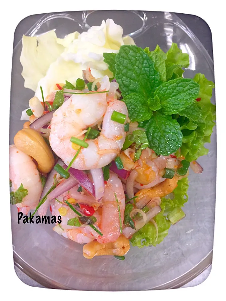 ยำกุ้งตะไคร้(Shrips & Lemongrass spicy salad)|Pakamasさん