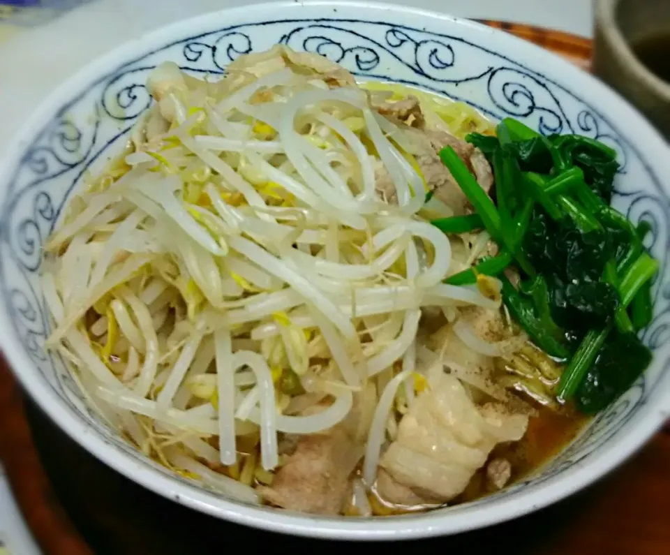 もやしたっぷりラーメン🍜|あらいぐまのしっぽさん