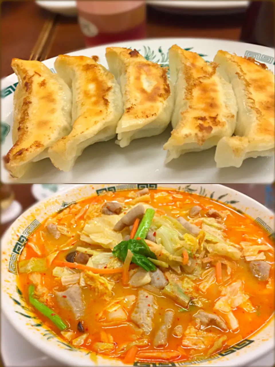 モツ煮野菜ラーメン&焼餃子🍜🍥|マニラ男さん