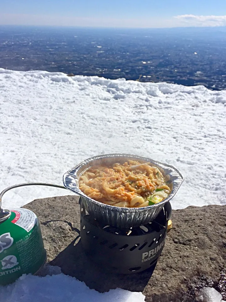 関東平野を見渡しながら鍋焼きうどん🍲|ラー山さん