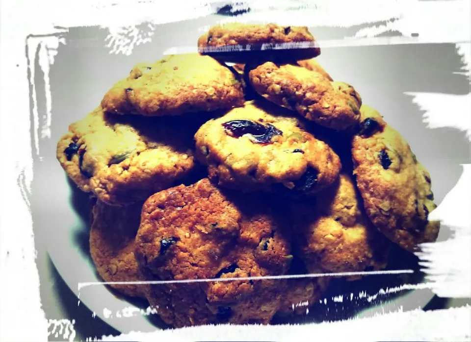 Oatmeal and pumpkin seeds and cranberry and orange peel of Country cookies|kyokoさん