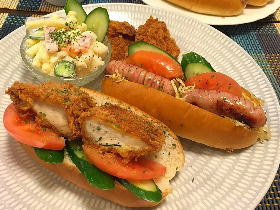 今日のランチ は、カツサンドとホットドッグ|sono.kさん