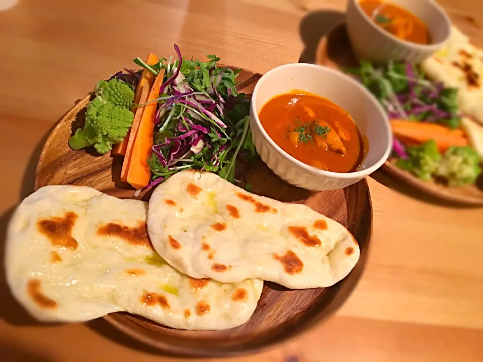 晩ごはん💕
バターチキンカレー
ナン
サラダ|ba.a.ba_キッチンさん