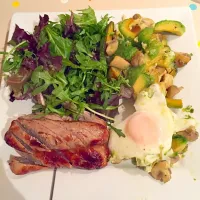 Snapdishの料理写真:Spicy sausage with avocado mushrooms and fried egg.|Samm Bucaさん