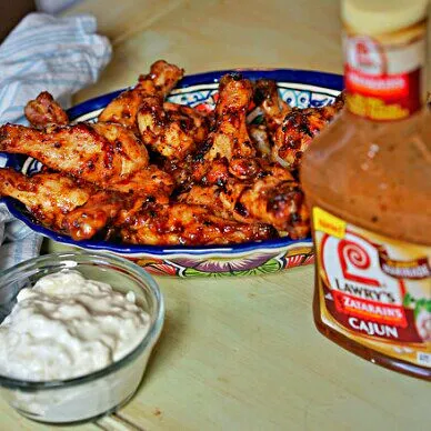 Snapdishの料理写真:💚💛💜Mardi Gras 2016 Weekend & Superbowl 50 Sunday 🏈 💙 🏈 #Party #Holidays/Celebrations 
🎭ZATARAINS CAJUN CHICKEN WINGS 🎭
 #Chicken #Meat/Poultry #Main dish 
💚💛💜 
|Alisha GodsglamGirl Matthewsさん