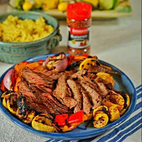 💚💛💜Mardi Gras 2016 Weekend & Superbowl 50 Sunday 🏈 💙 🏈 #Party #Holidays/Celebrations 🎭 ZATARAINS BLACKENED FAJITA, YELLOW RICE, GRILLED CORN 🎭 #Beef #Rice #Main|Alisha GodsglamGirl Matthewsさん