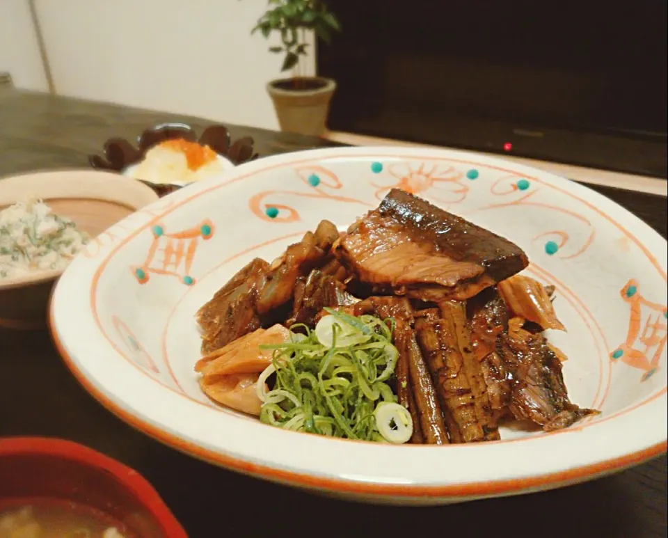 ブリのアラ炊き(蓮根とごぼう)　焼きえのきと水菜の白和え#アラ炊き#和食#和食器|pokke0725さん