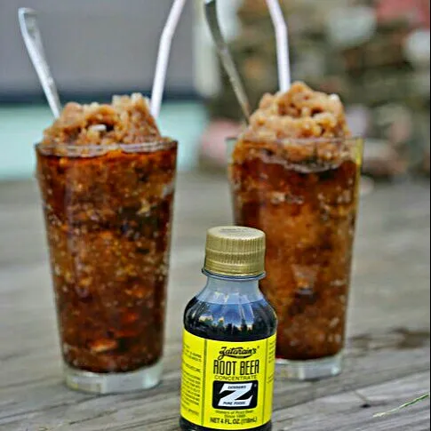 💚💛💜Mardi Gras 2016 Weekend & Superbowl 50 Sunday 🏈 💙 🏈 in Louisiana #Party #Holidays/Celebrations 🎭 ZATARAINS ROOT BEER SNO BALLS 🎭 it's cold but in Louisiana t|Alisha GodsglamGirl Matthewsさん