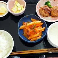 Snapdishの料理写真:2月8日　本日のシルバーズランチ☀🍴
 #豚肉のロールステーキ #ペンネのトマト炒め #ポテトサラダ #ミルクスープ|KINAKOさん