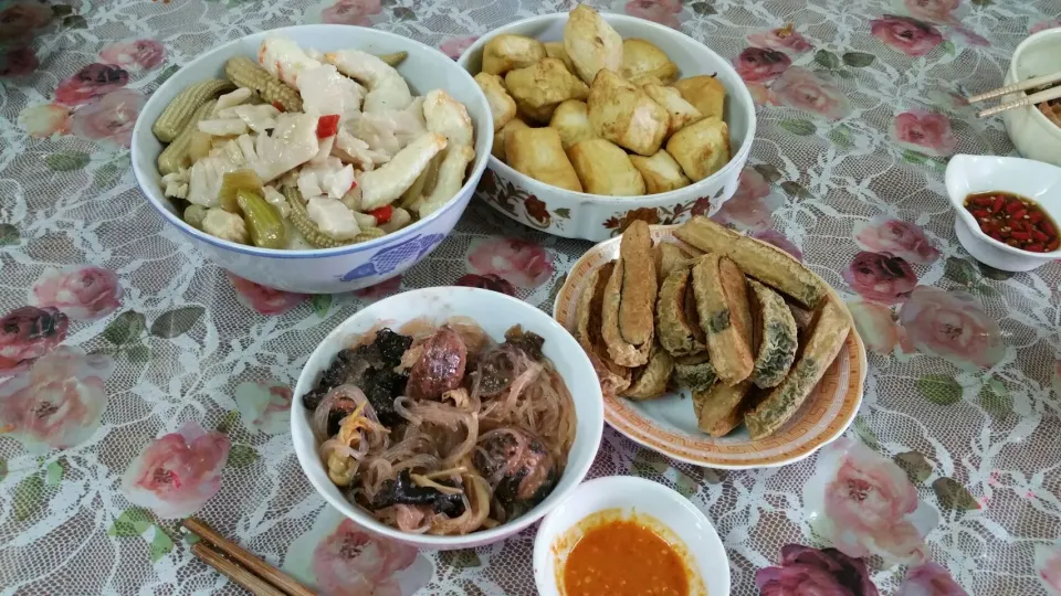 chinese new year first meal of the day : vegetarian 
been a family practice for many years.|秋平さん