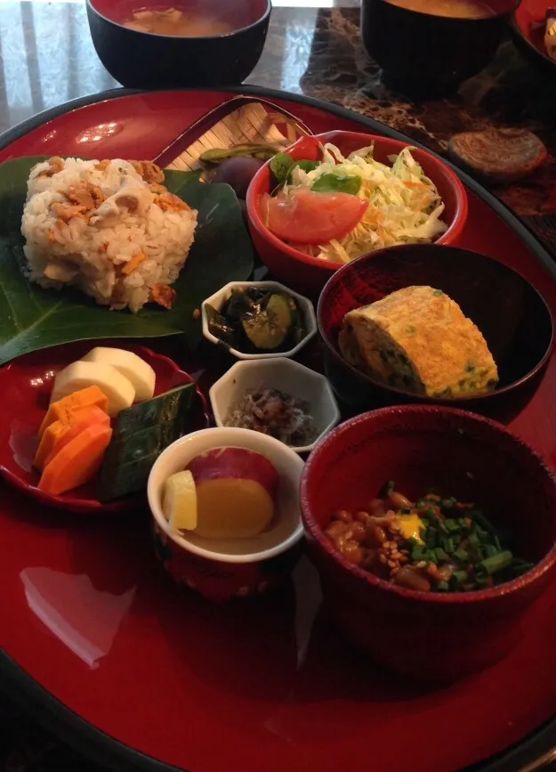 いちご煮(鮑.雲丹)の炊き込みご飯❤️お友達来客定食でした(✿◠‿◠)|💍ごはん🍚さん