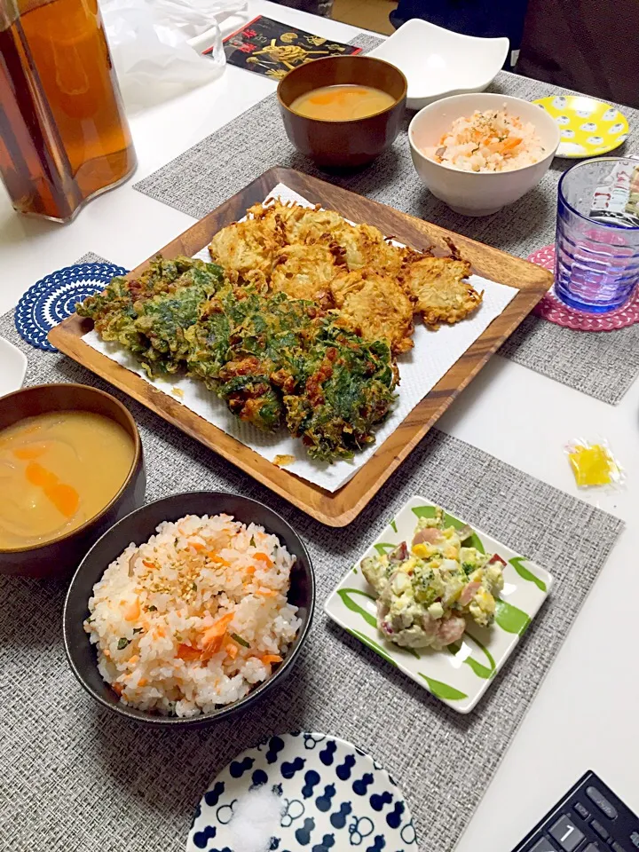 切り干し大根の天ぷら
納豆と春菊の天ぷら
鮭と大葉ご飯
ブロッコリーとサツマイモのサラダ
ジャガイモと人参の味噌汁|やまさんさん