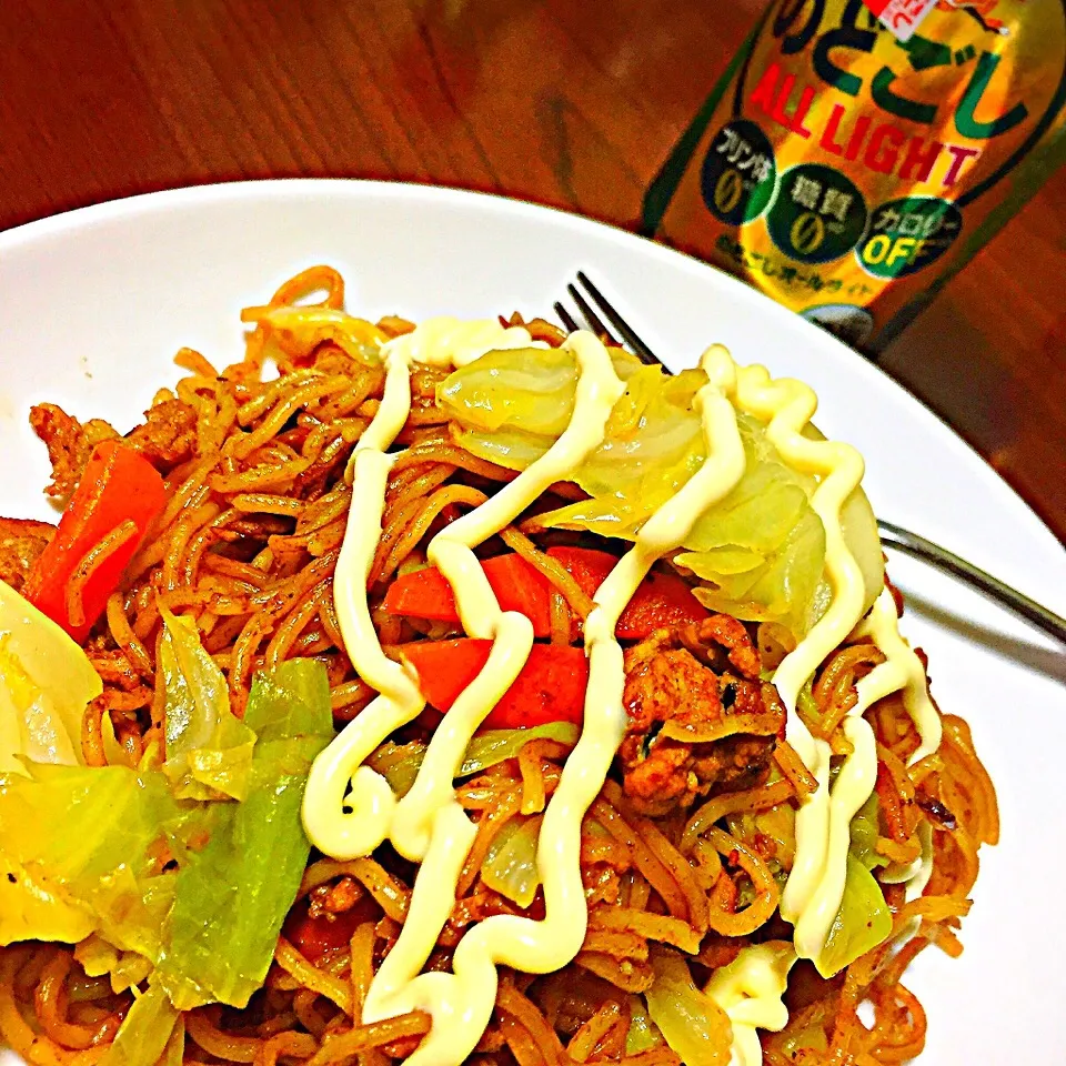 Yakisoba and Beer|Laarni Nabongさん