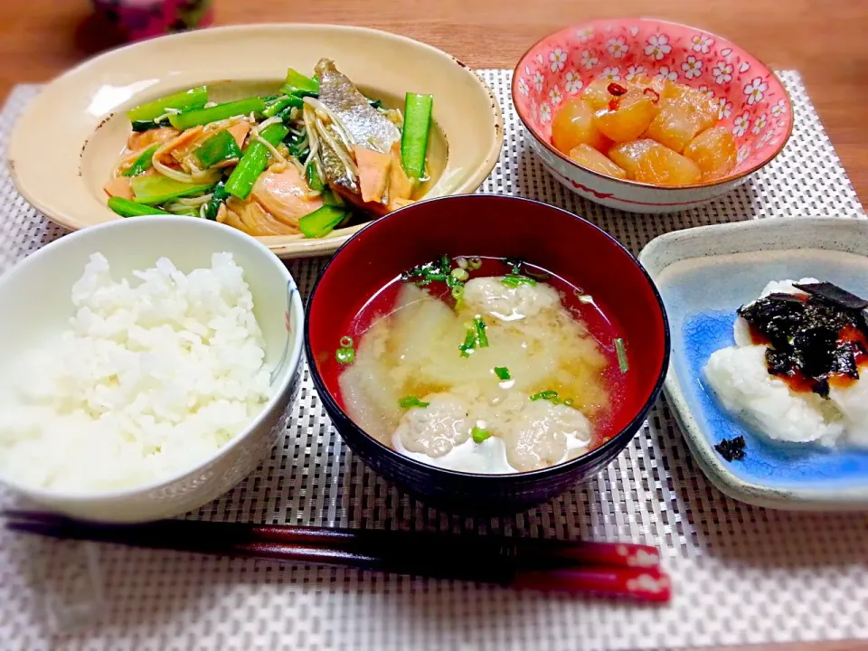 鮭の野菜のとろみ煮・かみなりこんにゃく・長芋の梅肉和え・つみれと大根の味噌汁|なべちゃんさん