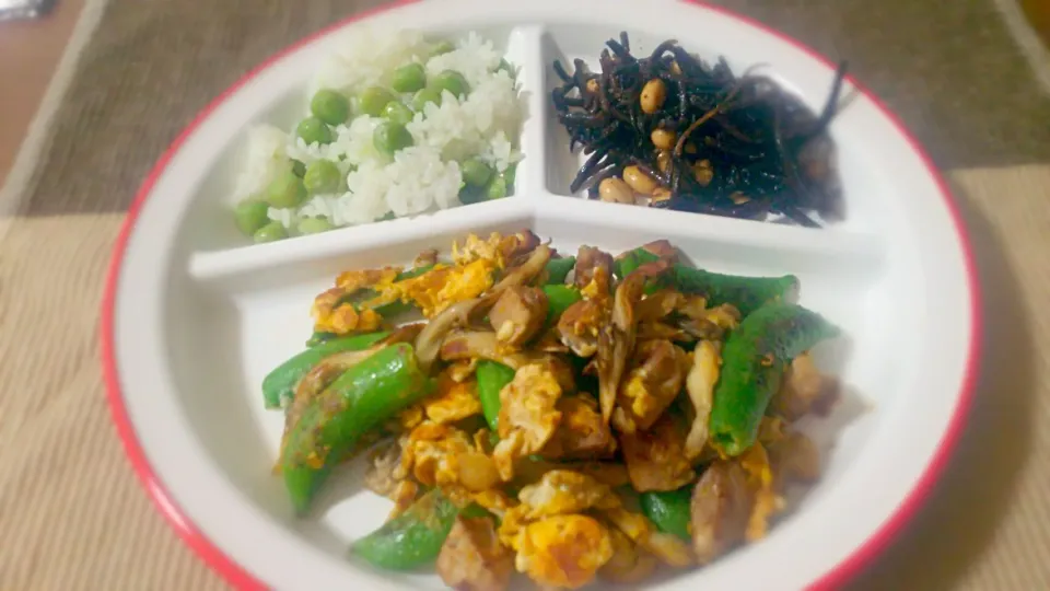 豆ご飯、ひじきの煮物、豚肉とえのきとスナップえんどうの炒め物|きょうこさん