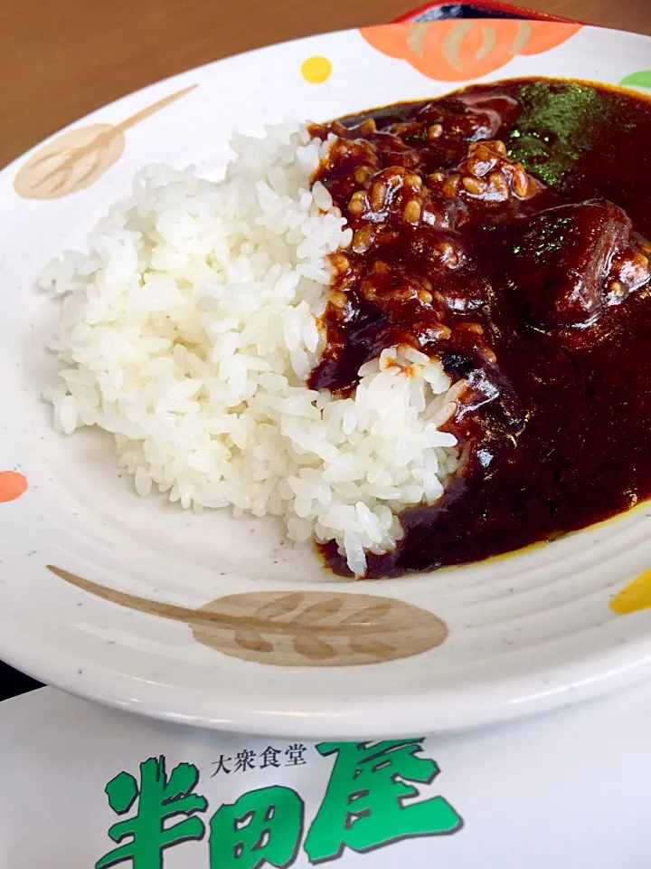 これが噂の半田屋の
『黒チキンカレー』250円|ま〜てぃんさん