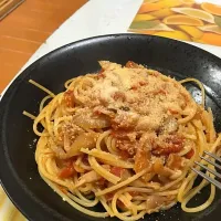 Snapdishの料理写真:キノコトマトソースパスタ|hijiriさん