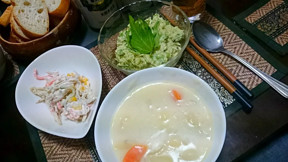 Snapdishの料理写真:ゴボウサラダ＆水菜と豆腐とアボカドの和え物＆クリームシチュー|まぐろさん