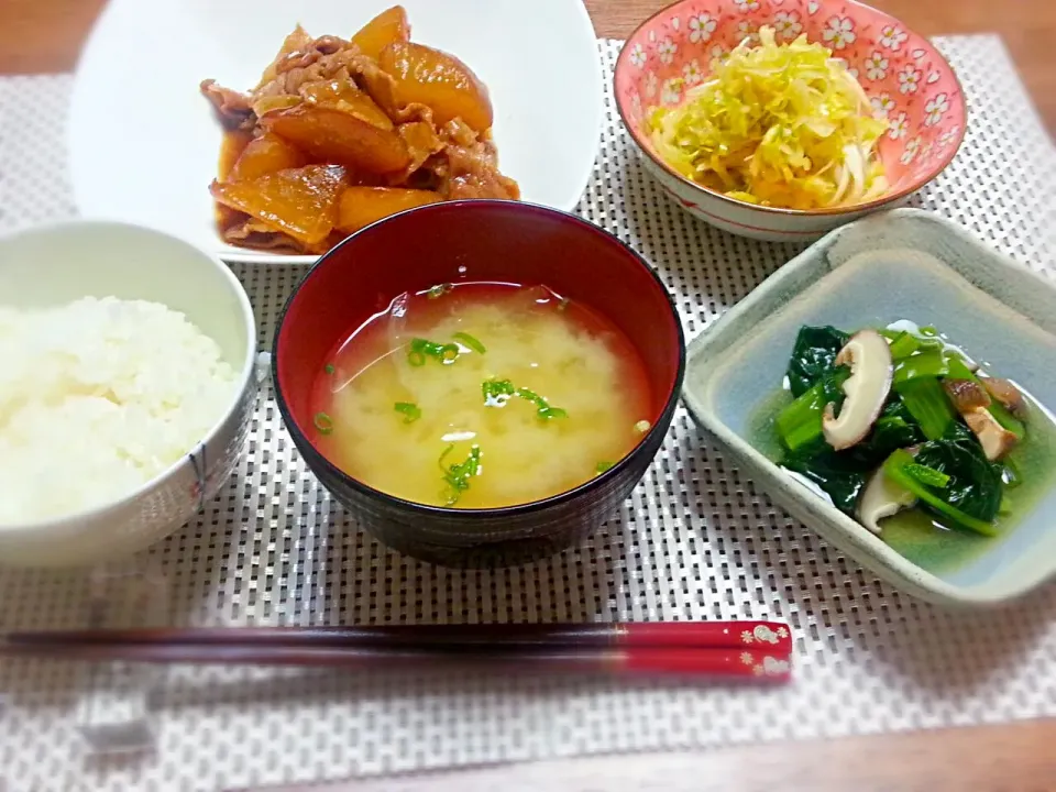 豚バラ大根の煮物・キャベツの甘酢かけ・小松菜のおひたし・じゃがいもと玉ねぎの味噌汁|なべちゃんさん