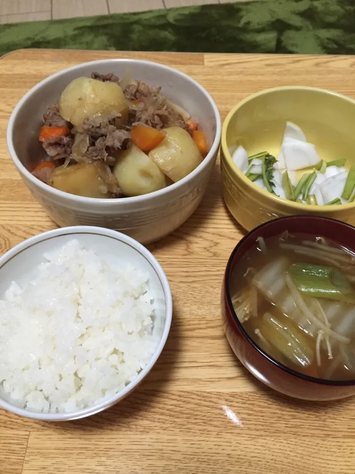 Snapdishの料理写真:肉じゃがとカレースープ。|たかみさん