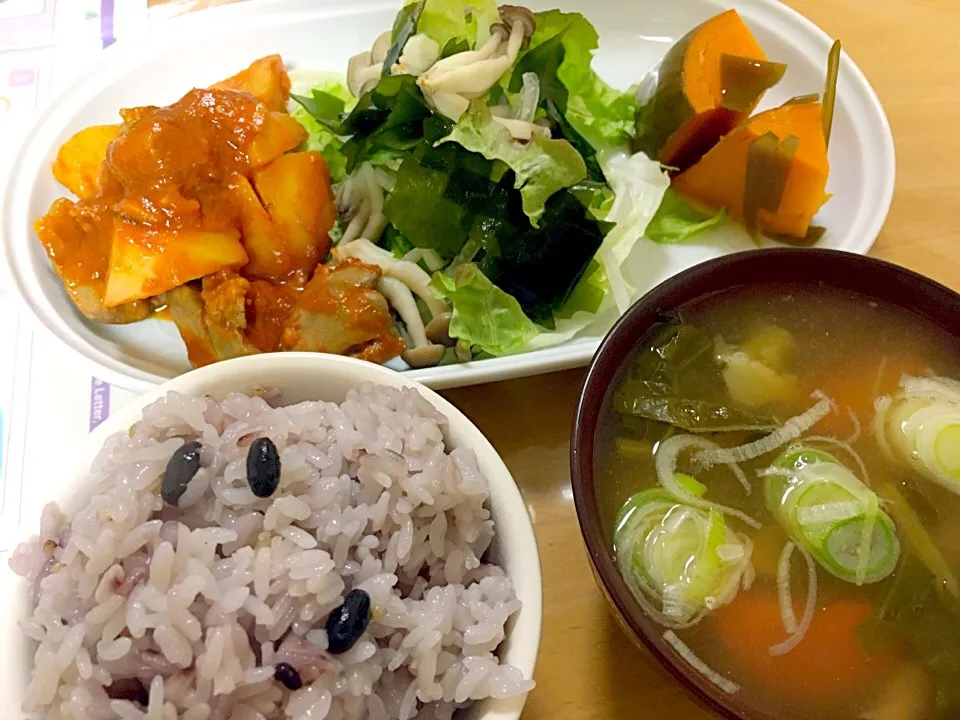 レバーとじゃが芋のトマト煮で晩ご飯|かわちさん