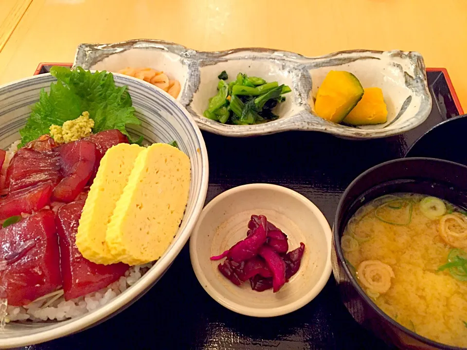 Snapdishの料理写真:鮪の漬け丼|ふくぷくさん