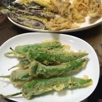 Snapdishの料理写真:満願寺唐辛子天麩羅|島田 敏昭さん