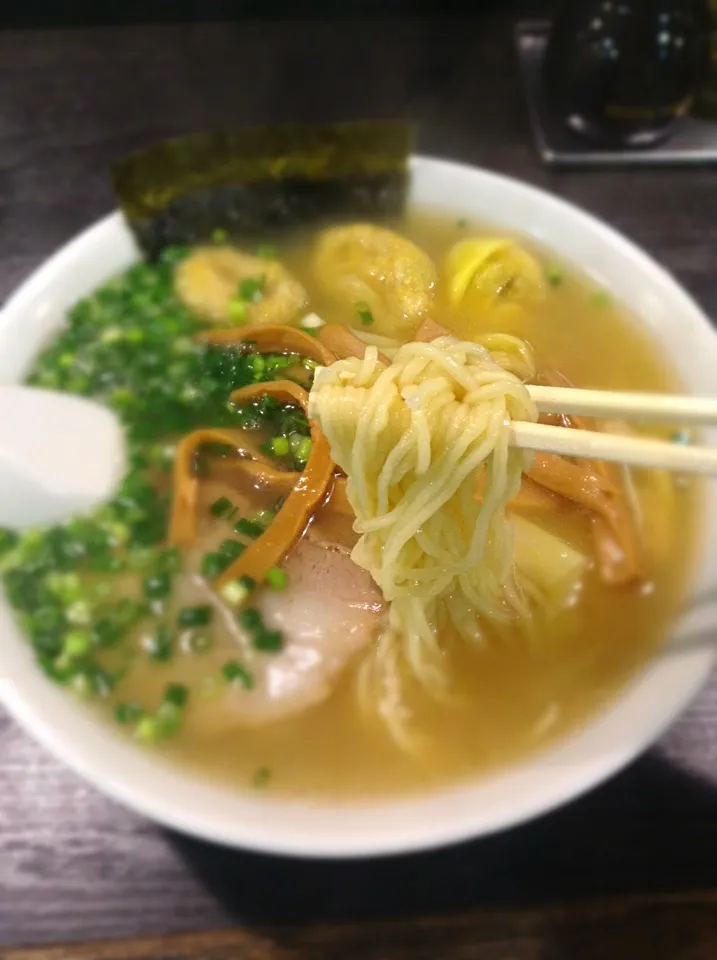 Today’s lunch. 支那そば屋こうや@四谷でわんたんめん1000円|hoppycowさん