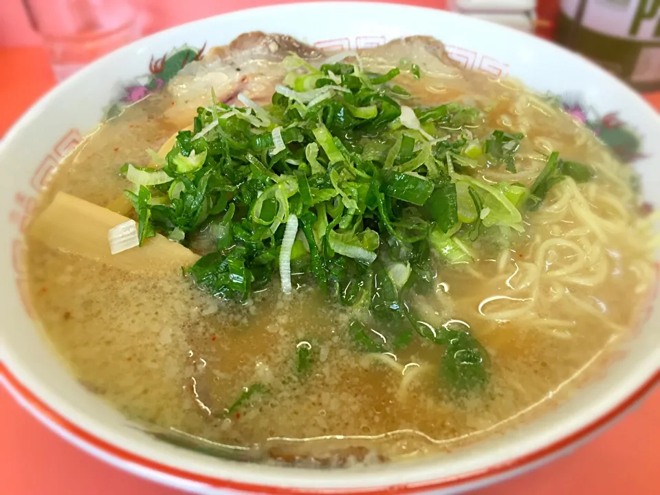 お客さんのご希望でラーメン屋さんに特攻🍜個人的には九州ラーメンの方が好みかなぁって事で夕飯も鍋にしよう（謎）|にゃあ（芸名）さん