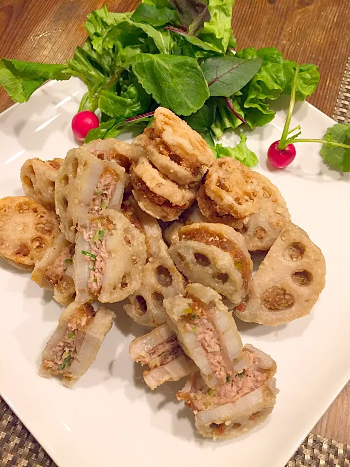 サクサク美味しい、蓮根の肉挟み揚げ✨|まみりんごさん