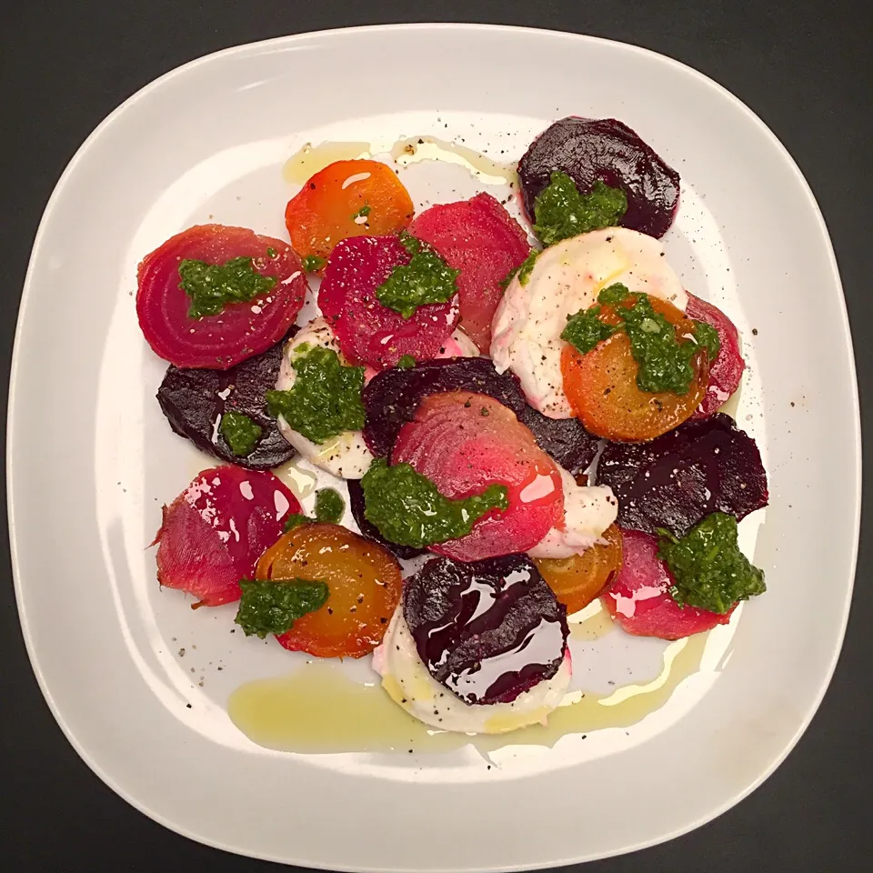 Roasted beets with buffala and cilantro/parsil salsa.|Liesbeth Maliepaardさん