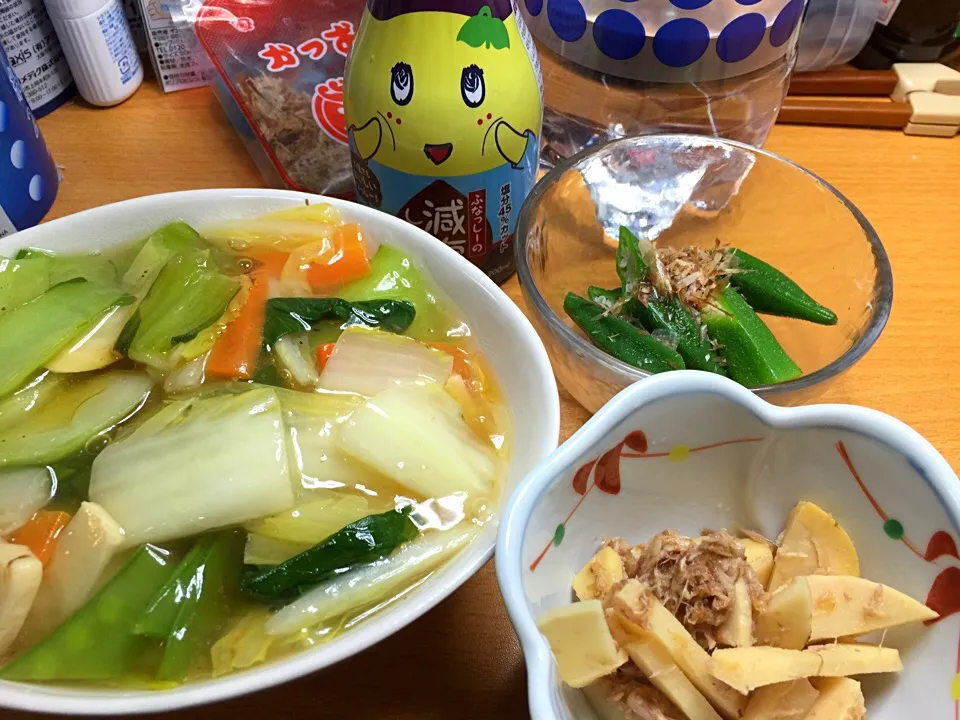 減塩健康食の私専用🍽晩御飯
野菜の中華あんかけご飯🍲
筍の土佐煮・オクラのお浸し🍶|Asa Eiさん