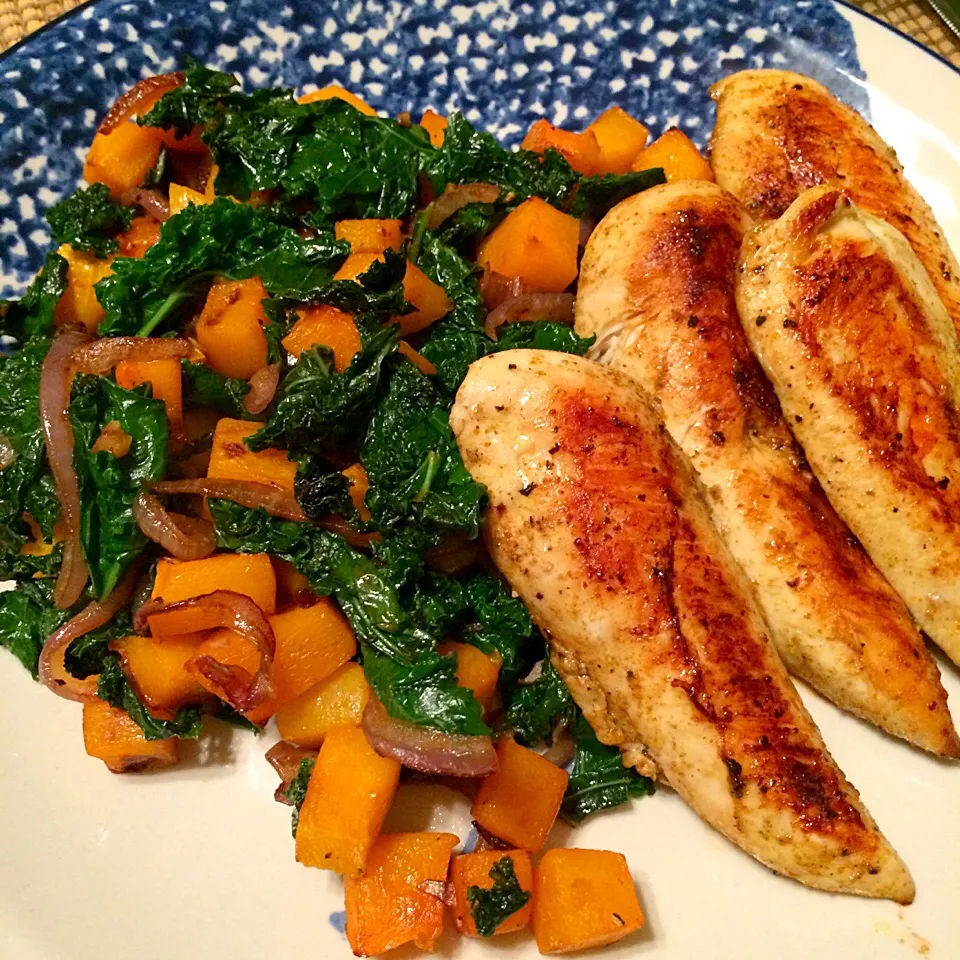 Chicken with Sautéed kale, butternut squash and red onion.|Nanaさん