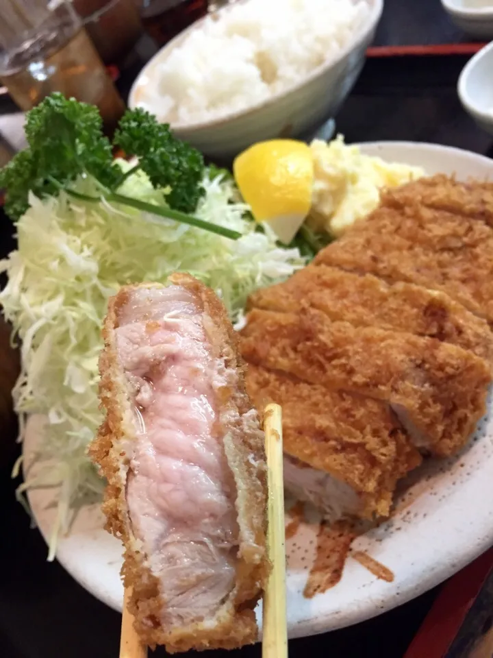 Snapdishの料理写真:✨俺の極厚ロースカツ(๑•🐽•๑)✨|中さんさん